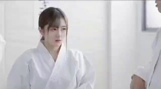 一对兴奋的情侣比赛看谁能先高潮